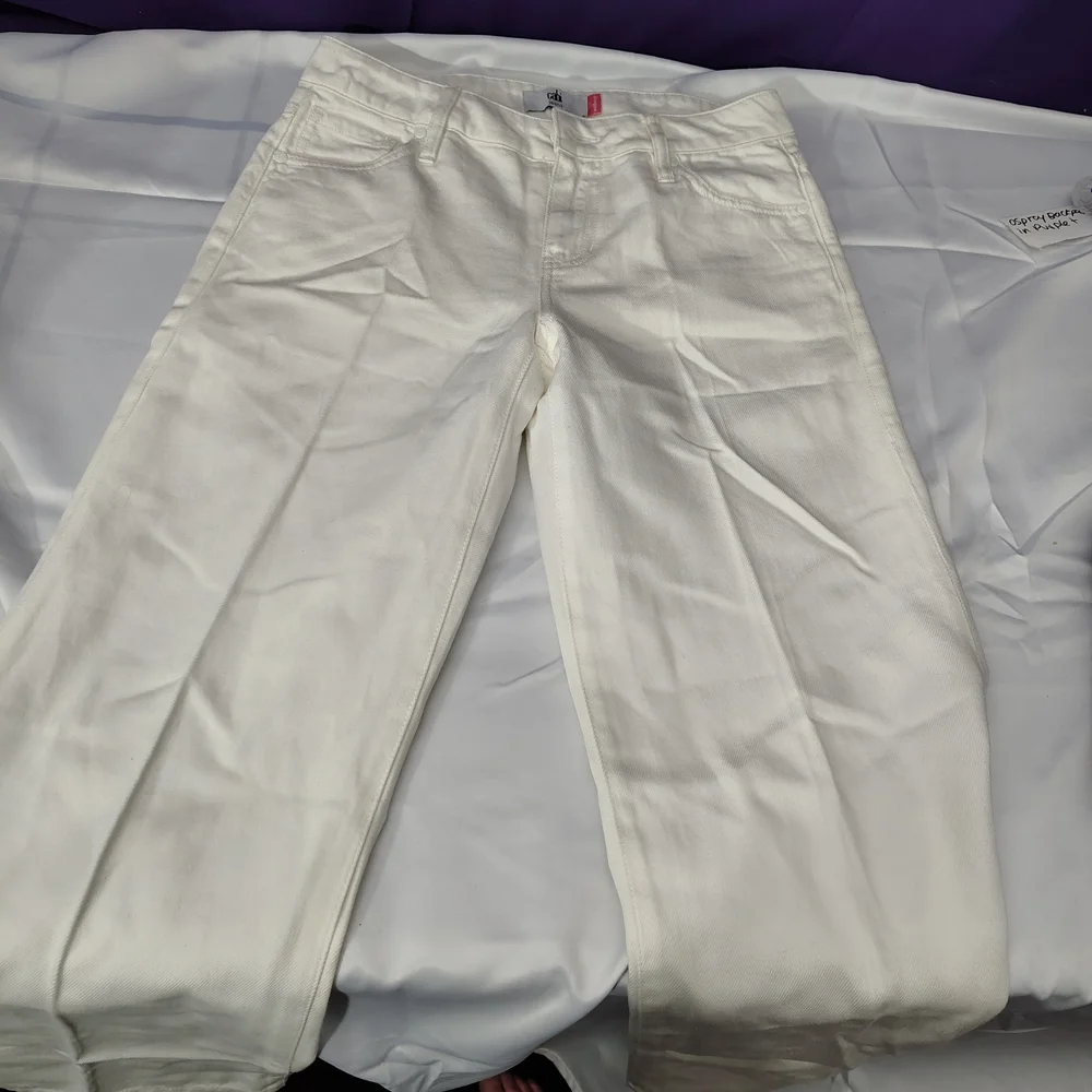 CAbi Cream Denim Jeans NWOT - Picture 5 of 5